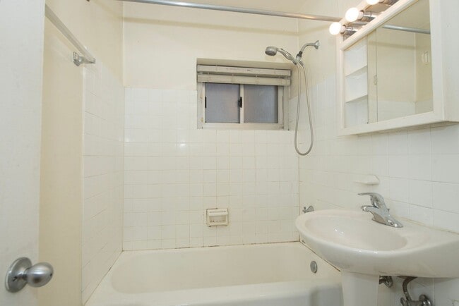 Building Photo - 4950 N Marine Dr