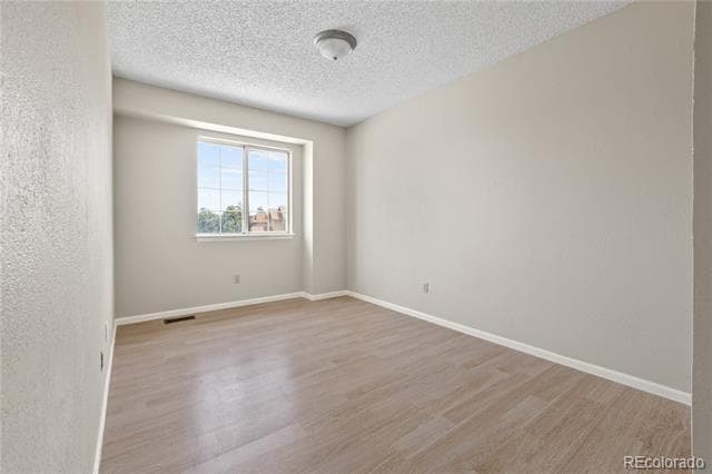Building Photo - 8847 Cloverleaf Cir