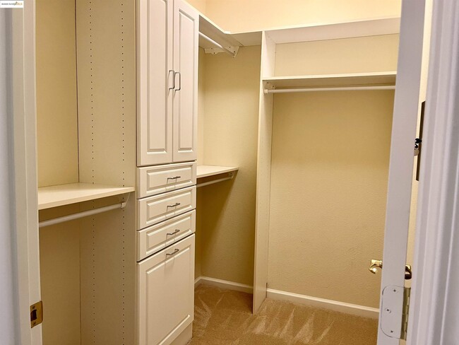 Building Photo - 1381 Bonum Way