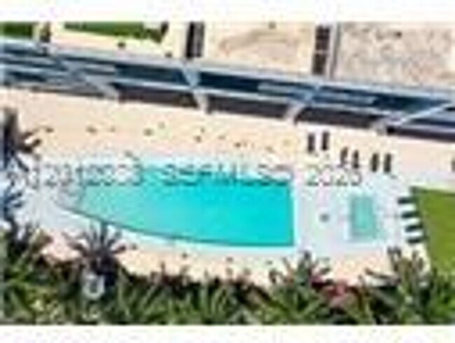 Building Photo - 6801 Collins Ave