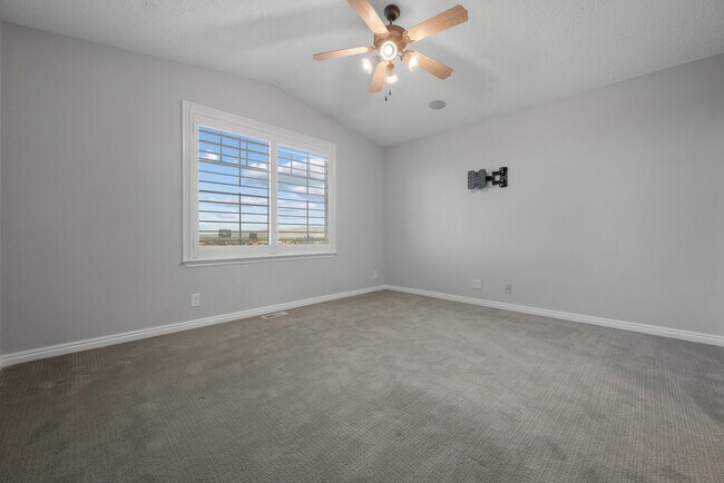 Building Photo - 1376 Alpine Way
