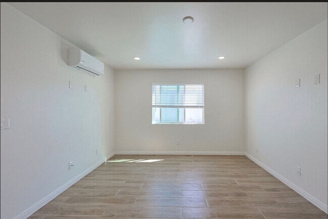 Building Photo - 143 Buccaneer Dr