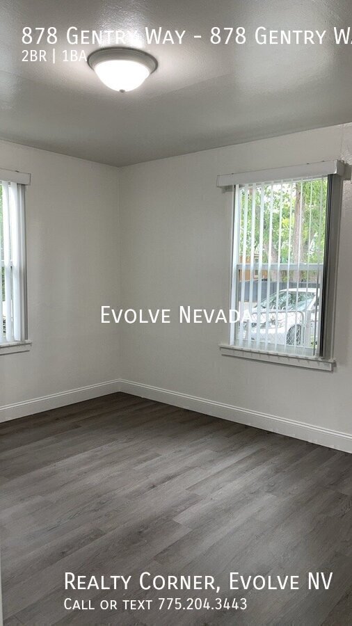 Building Photo - 878 Gentry Wy