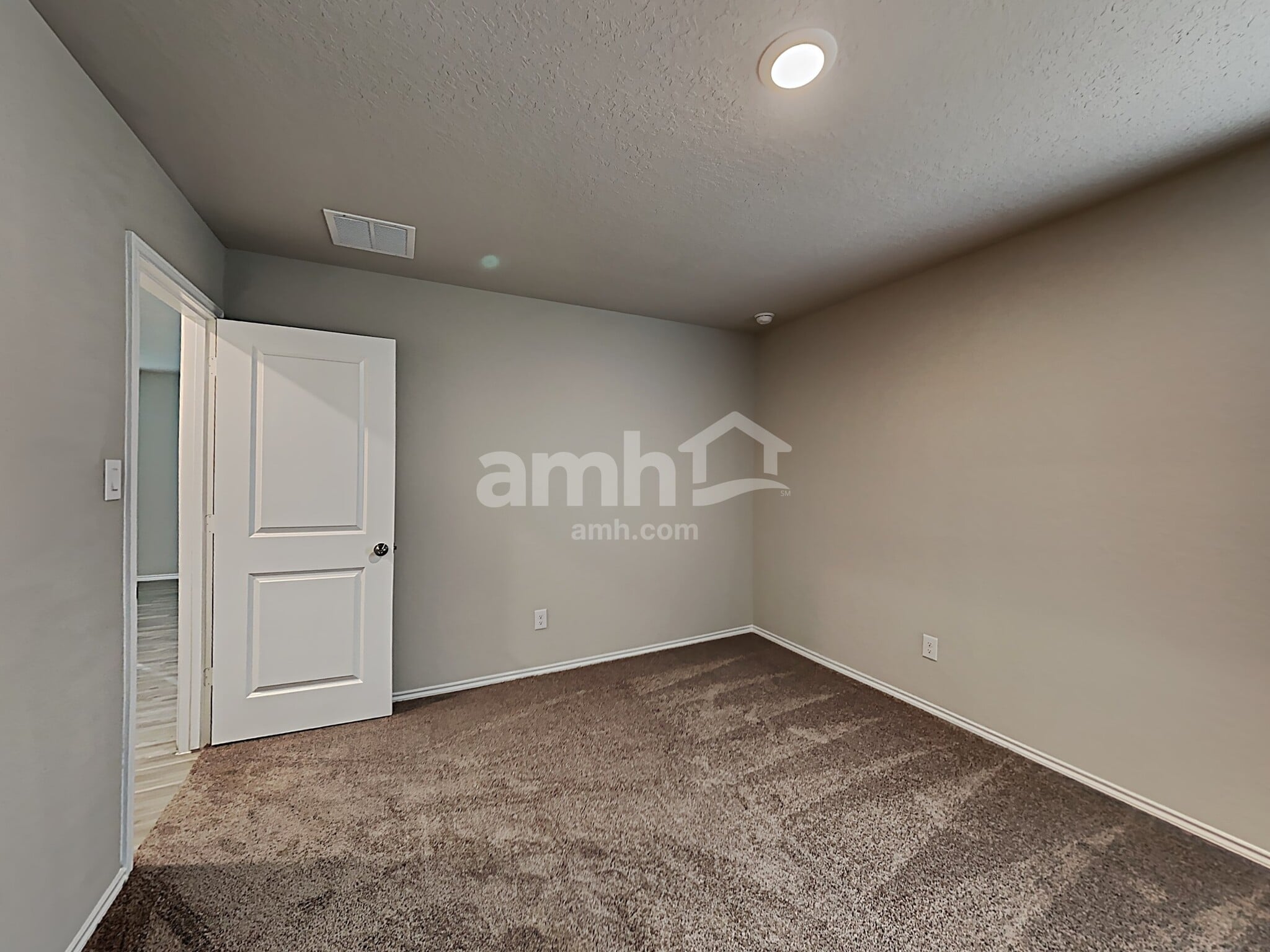 Building Photo - 10603 Varmus Dr