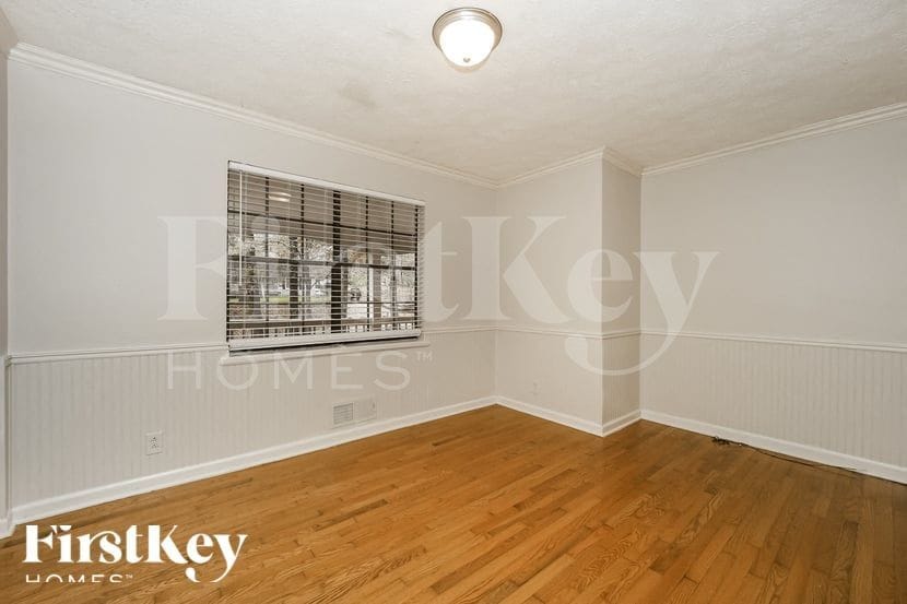 Building Photo - 367 Bedford St