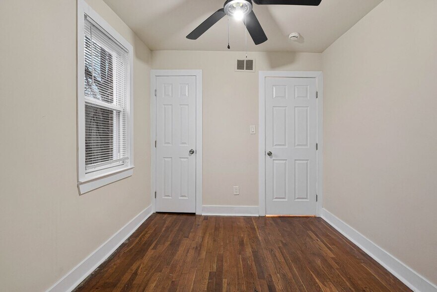 Building Photo - 3427 B St SE