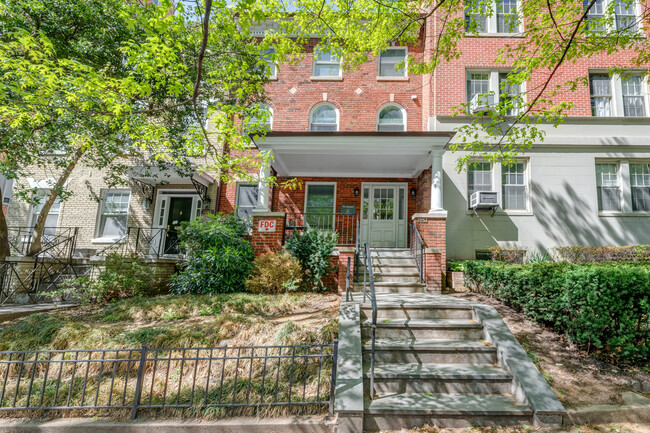 Building Photo - 2852 Connecticut Ave NW