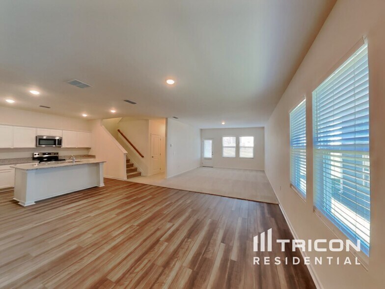 Building Photo - 306 Nasturtium Wy