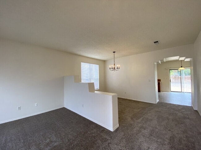 Building Photo - 2 STORY SW STYLE HOME W/LOFT