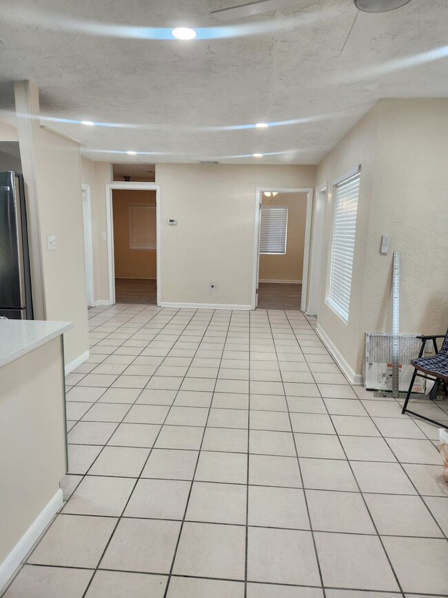 Building Photo - single family house