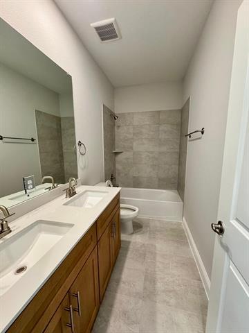 Building Photo - 2930 Eleanor Dr