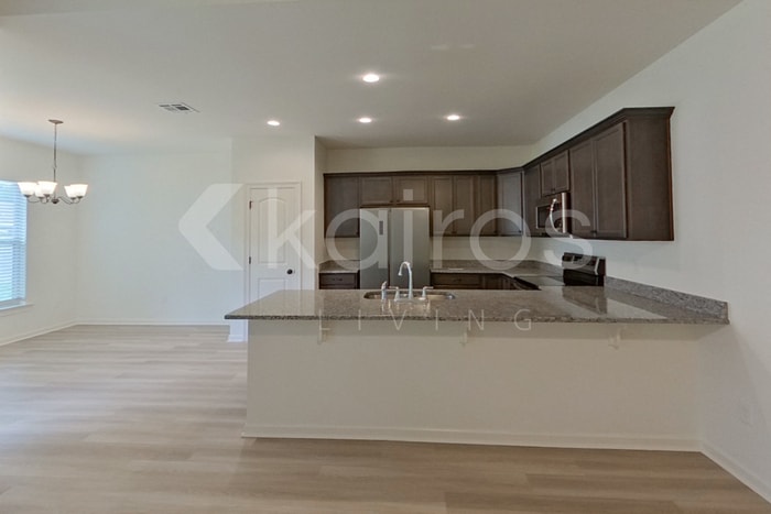 Building Photo - 121 Salvat Dr