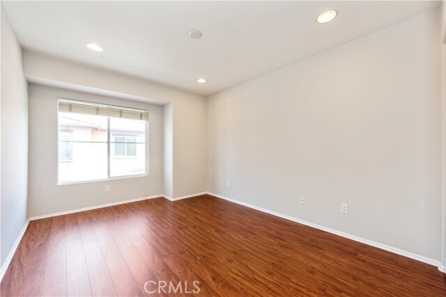 Building Photo - 22 Moonstone