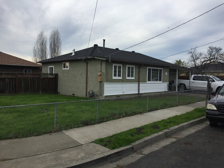 Building Photo - 27963 Ingram Pl