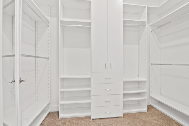 Building Photo - Gated 55 and older 3 bedroom 2 bathroom Ovation at Flora Park