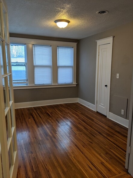 Building Photo - 5219 Walker Ave