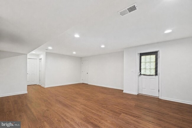 Building Photo - 16355 Boatswain Cir