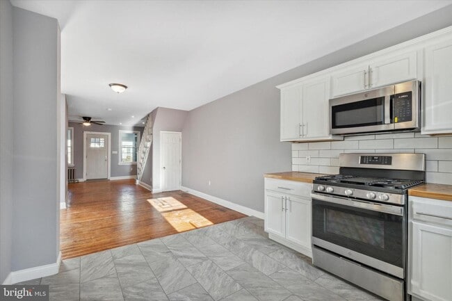 Building Photo - 6082 Chester Ave