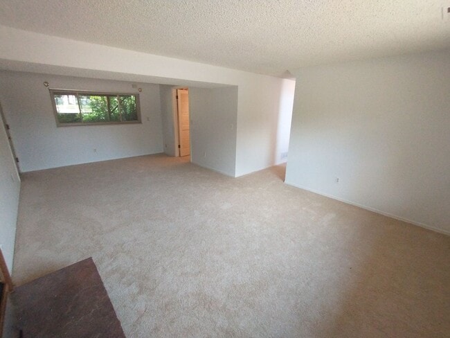 Building Photo - 715 Morgan Dr