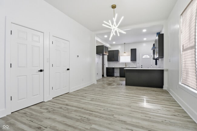 Building Photo - 29 N State Ave