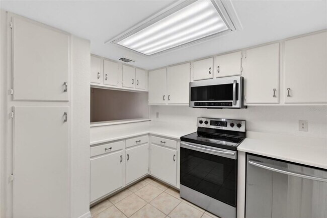 Building Photo - 625 Trinidad Ct