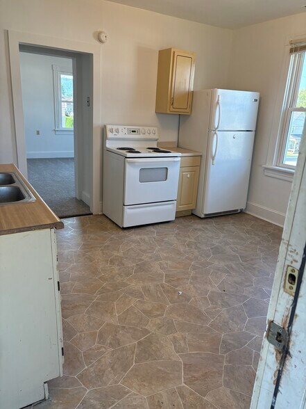 Primary Photo - 1202 2nd Ave