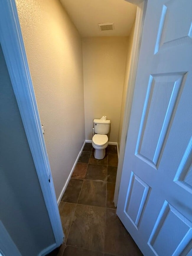 Building Photo - **Beautiful 2-Story Home Next to the Park**