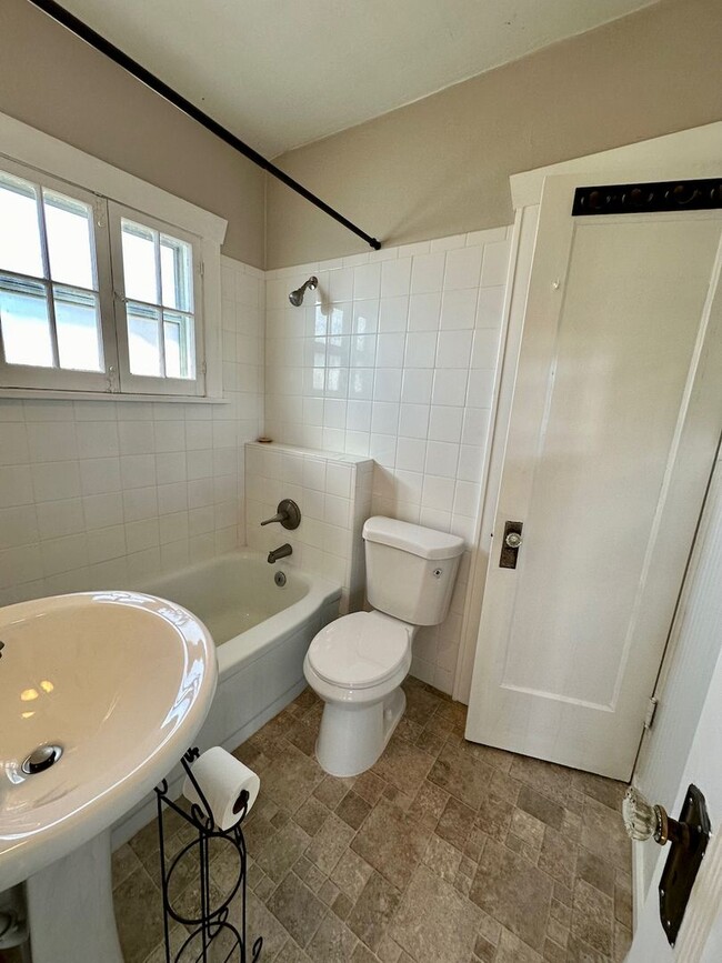 Building Photo - Ideally Located and Updated 3 Bed 1 Bath Spokane Home w/ Large Detached Garage/Shop Near Garland ...