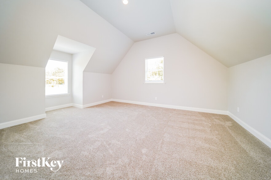 Building Photo - 206 Cheshire Dr