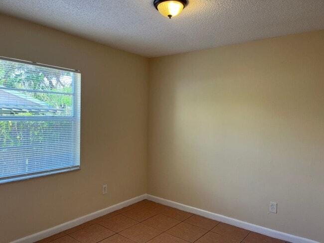 Building Photo - 300 Orange Ave