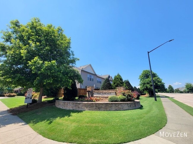 Building Photo - 104 Brier Crossings Loop
