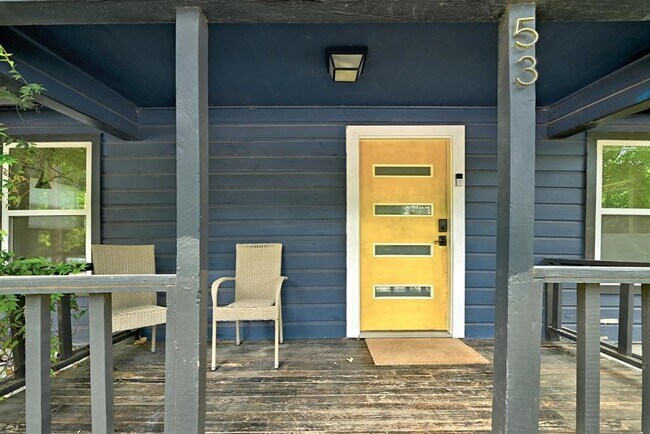 Building Photo - 53 Comal St