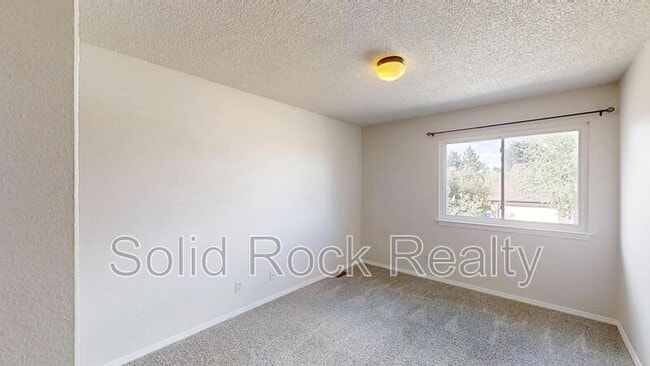 Building Photo - 3483 Mountainside Dr