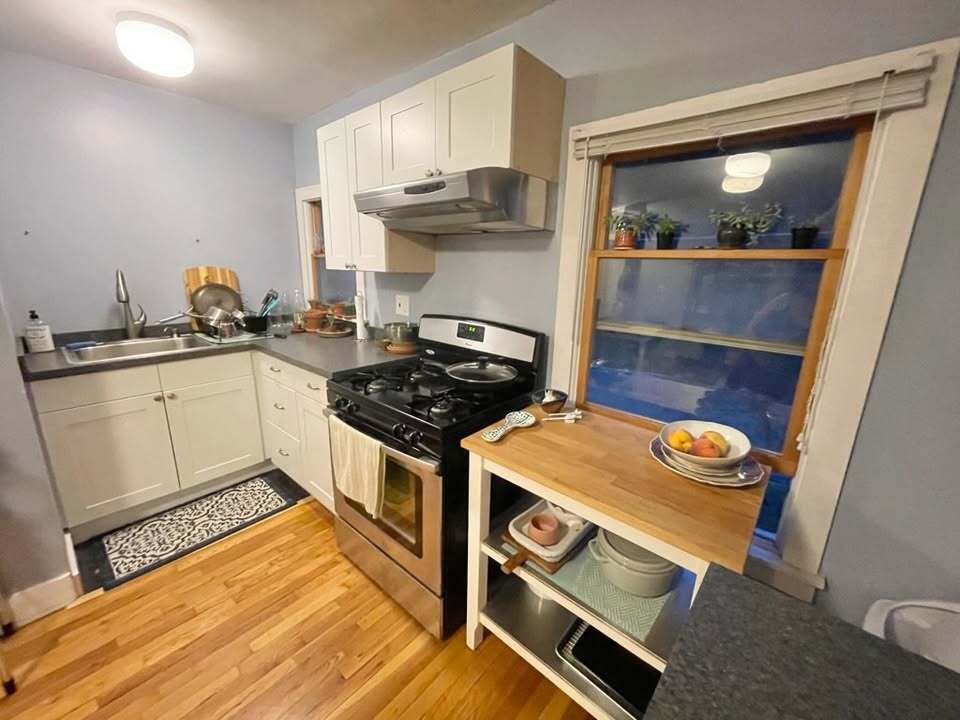 Building Photo - 403 Hector St