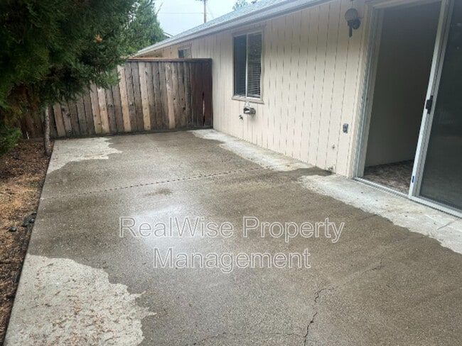 Building Photo - 1467 Cameo Ct