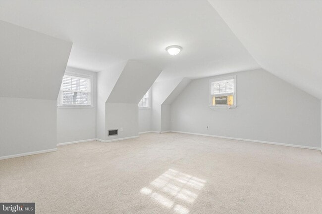 Building Photo - 235 Prospect Dr