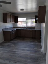 Building Photo - 531 Warren Ln