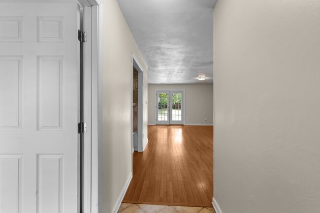 Building Photo - 609 Maxwood Ct