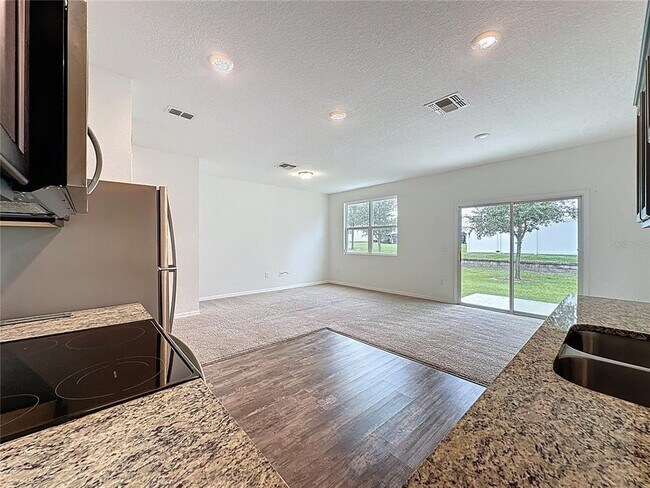 Building Photo - 927 Grandin St