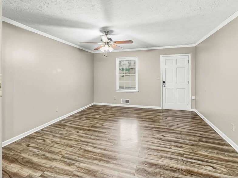 Building Photo - 4412 Bryant Dr SW