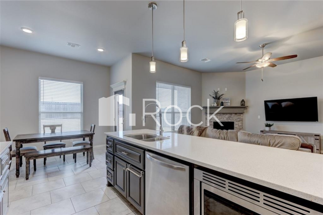 Building Photo - Gorgeous 3 Bedroom Home with Storm Shelter located in The Waters in Moore!! **All Appliances Incl...