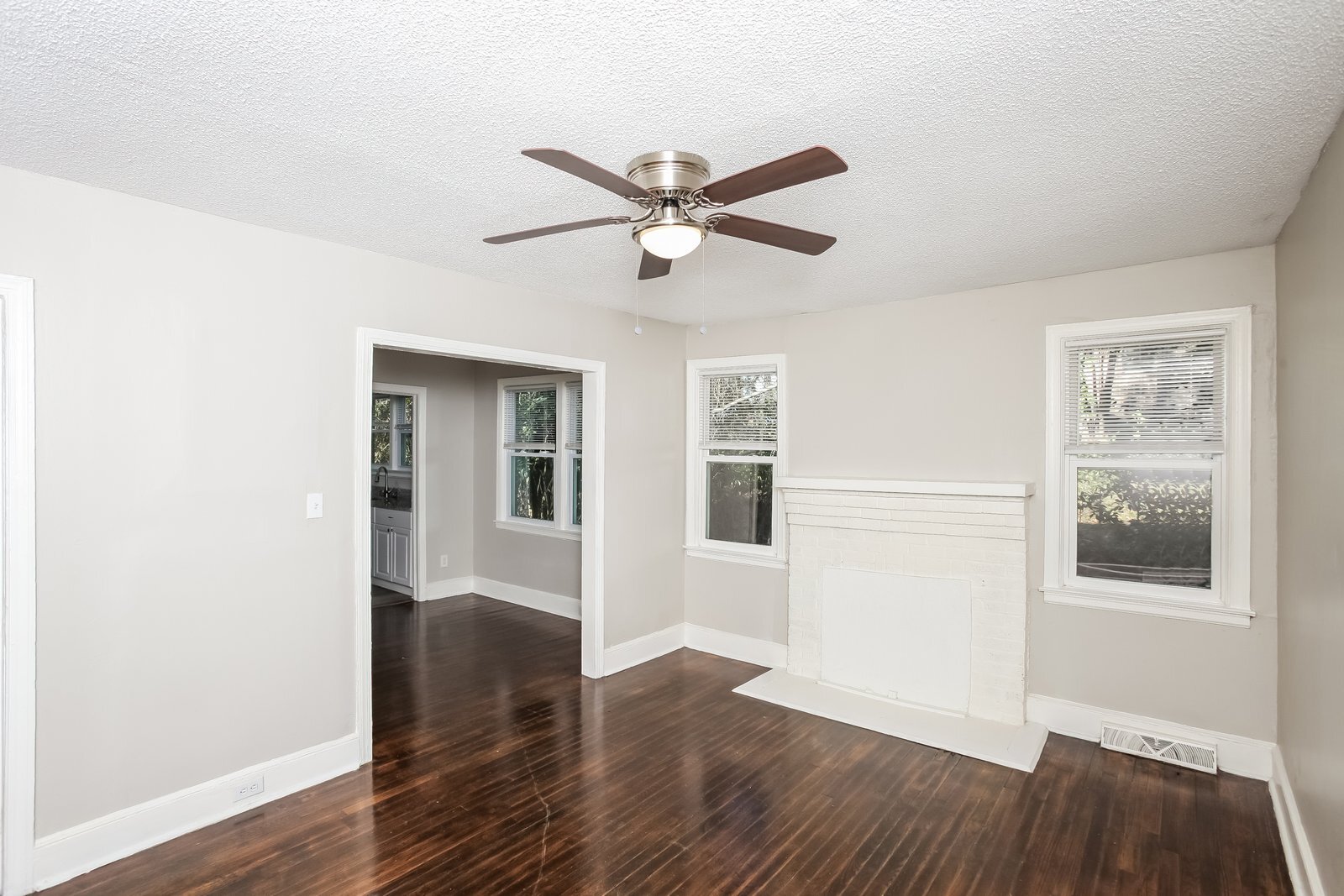 Building Photo - 901 Ashley St