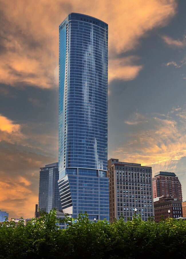 Building Photo - 1000 S Michigan Ave