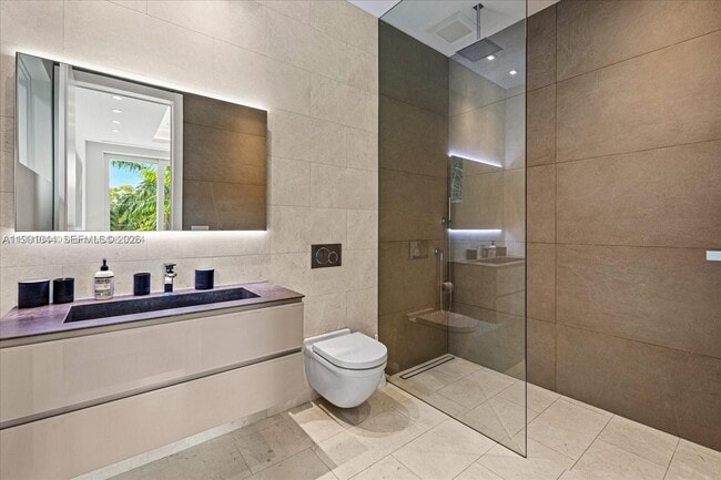 Building Photo - 3465 Meridian Ave