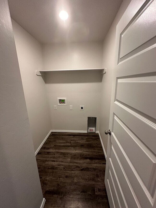 Building Photo - 11620 Krew Wy