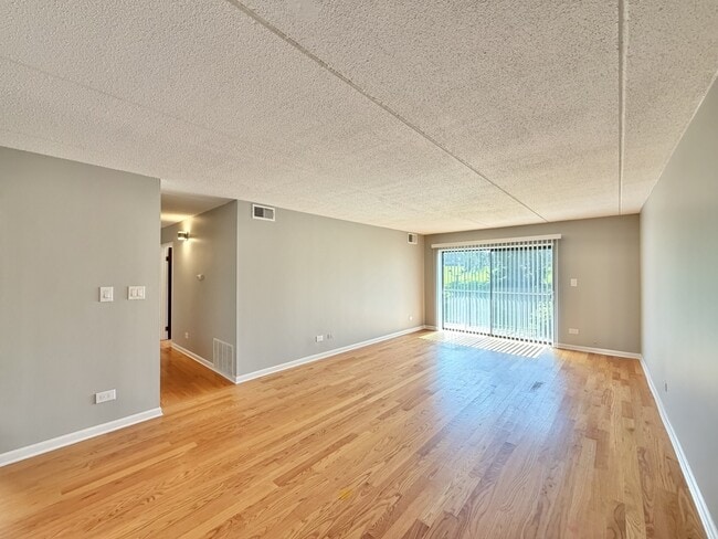 Building Photo - 25-525 N Quentin Rd