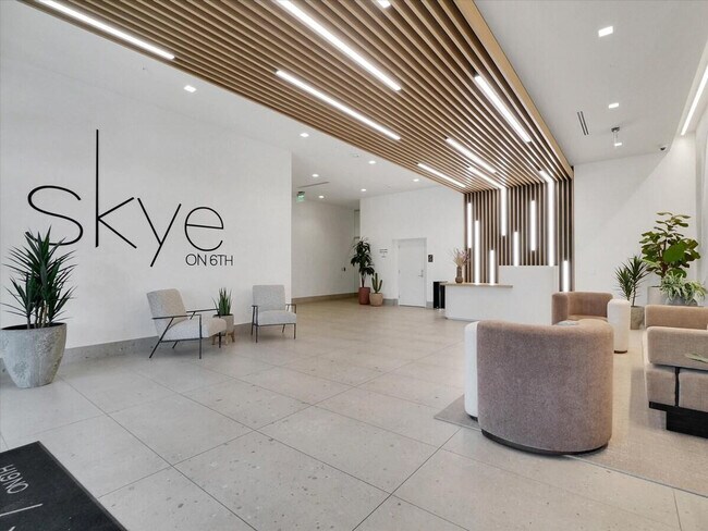 Building Photo - 817 N 6th St