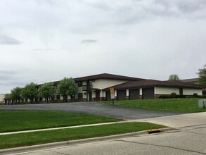 Building Photo - Camelot Apartments