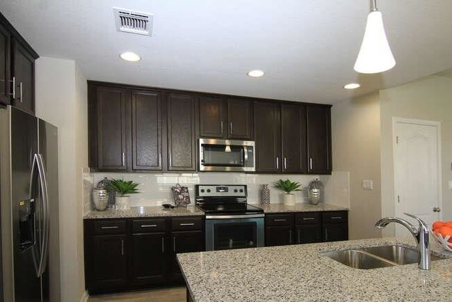 Building Photo - 712 Tinton Falls Ln