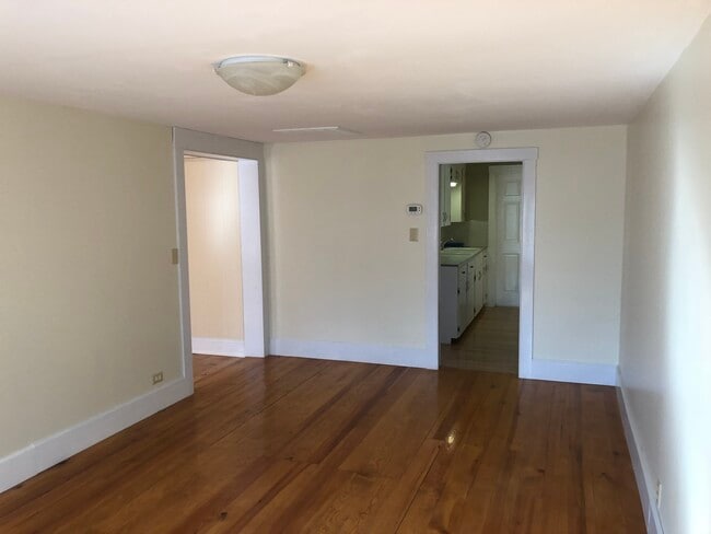 Building Photo - 681 Kinderhook Pike